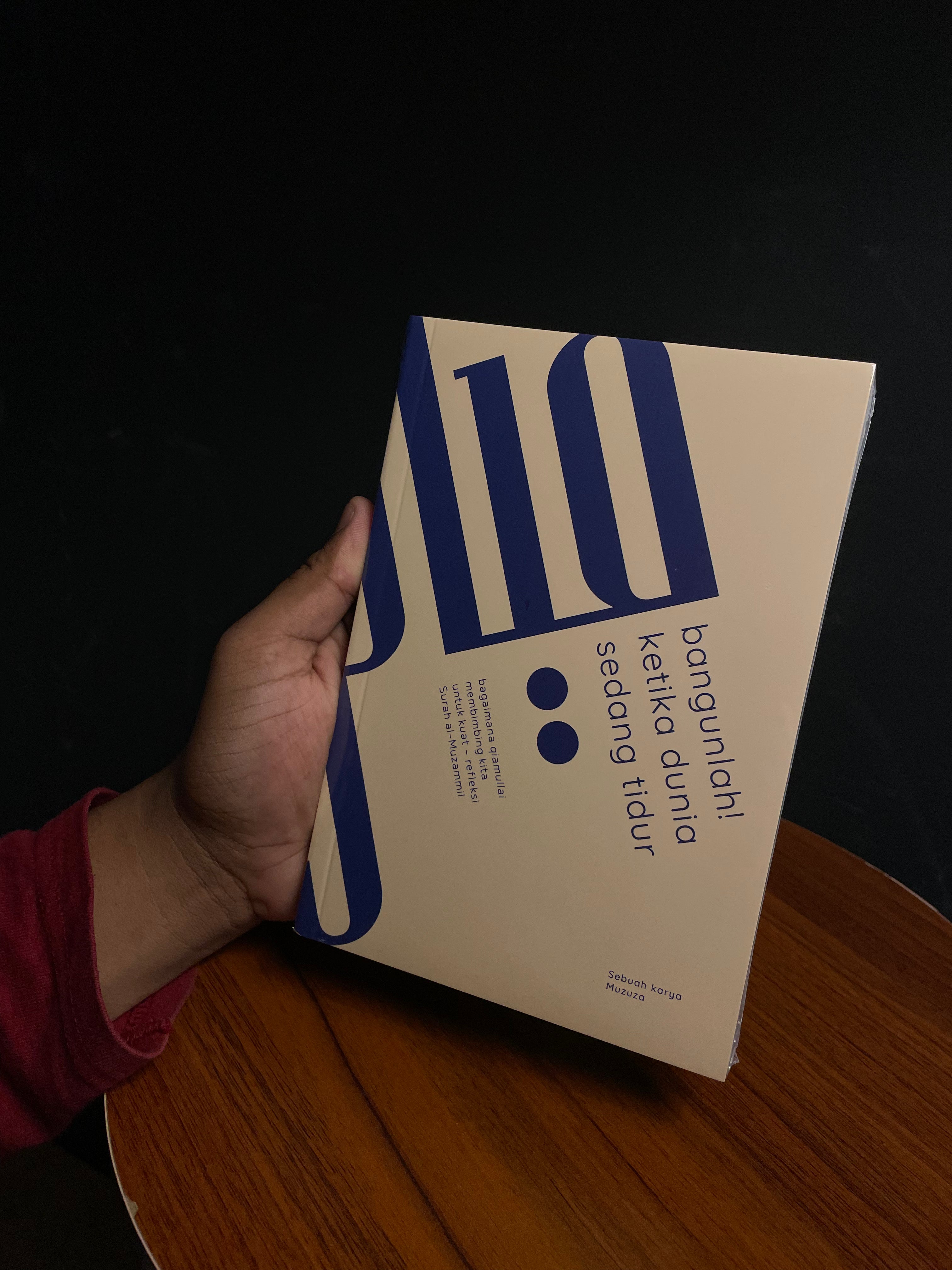 Bangunlah Ketika Dunia Sedang Tidur